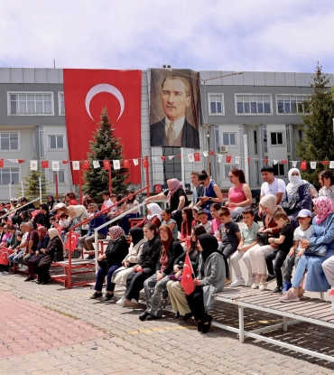 19 Mayıs Atatürk'ü Anma Gençlik ve Spor Bayramı Kutlu Olsun.