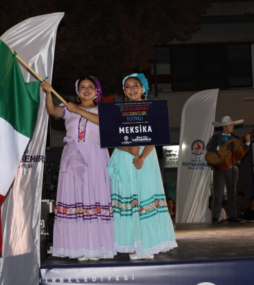20. Uluslararası Halk Dansları Festivali Büyük Çoşkuyla Gerçekleştirdik.