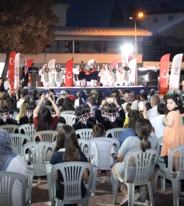 20. Uluslararası Halk Dansları Festivali Büyük Çoşkuyla Gerçekleştirdik.