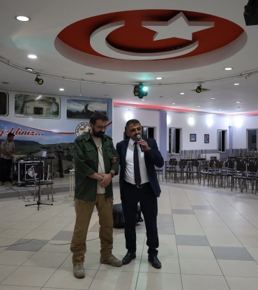 29 Ekim Çoşkusunu Fener Alayı ve Ozan Erhan Çerkezoğlu Konseriyle Tamamladık