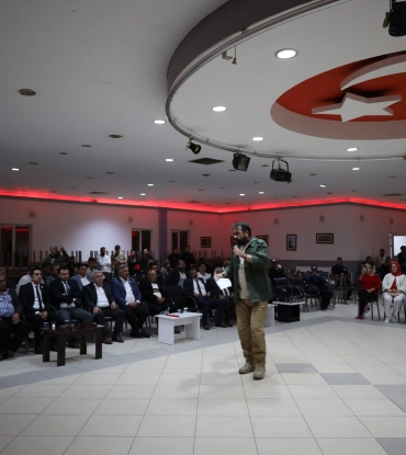 29 Ekim Çoşkusunu Fener Alayı ve Ozan Erhan Çerkezoğlu Konseriyle Tamamladık