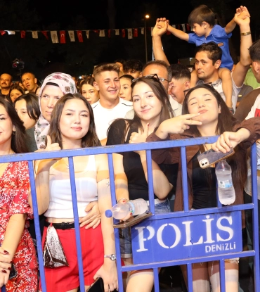 Kaledavaz'da Festival Coşkusu Muhteşem Konserlerle Başladı! 