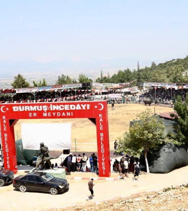 Yörük kültürünün önemli bir geleneği olan  2.Geleneksel Kaledavaz Boğa Güreşlerimiz Sona Erdi.