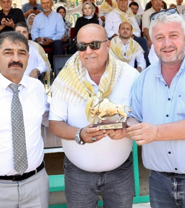 Yörük kültürünün önemli bir geleneği olan  2.Geleneksel Kaledavaz Boğa Güreşlerimiz Sona Erdi.