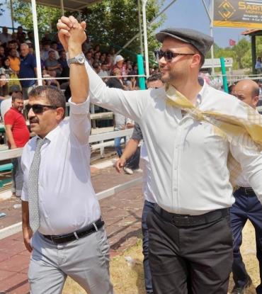 Yörük kültürünün önemli bir geleneği olan  2.Geleneksel Kaledavaz Boğa Güreşlerimiz Sona Erdi.