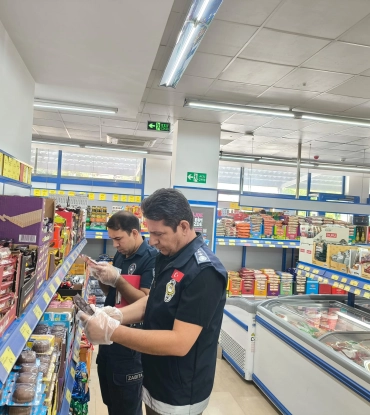 Zabıta Ekiplerimiz Tarafından Market Denetimi Gerçekleşti