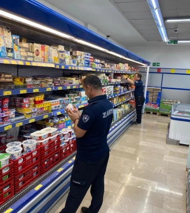 Zabıta Ekiplerimiz Tarafından Market Denetimi Gerçekleşti